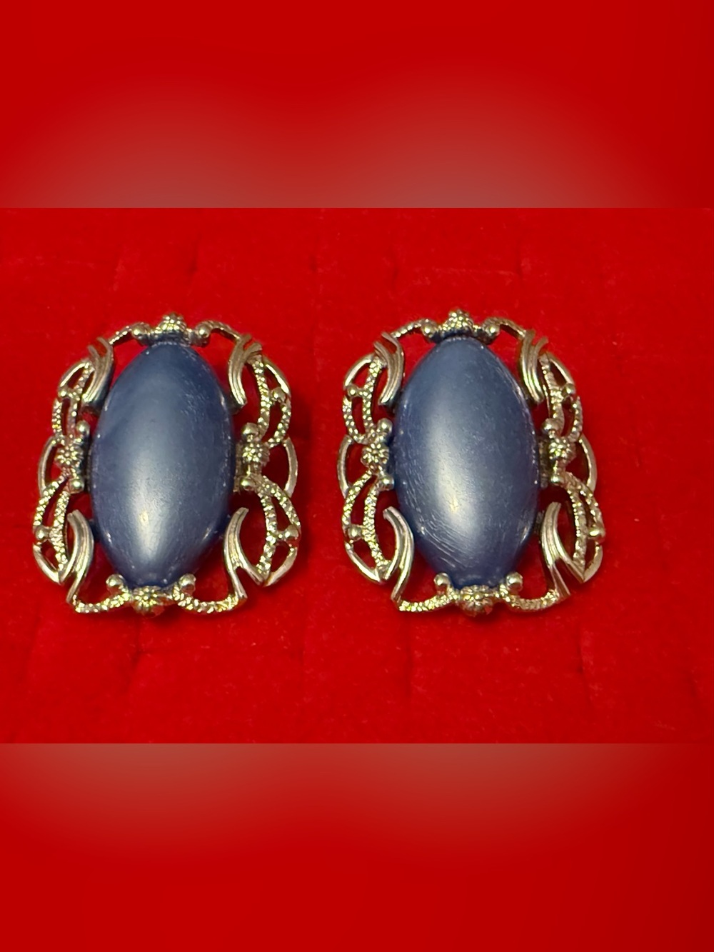 Vintage Sarah Coventry Thermoset Blue Oval Statement Clip Earrings